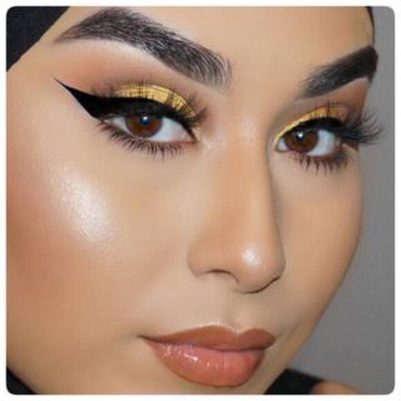 MILK & HONEY HIGHLIGHTING PALETTE by BEAUTY BAKERIE - Picture 5 of 10